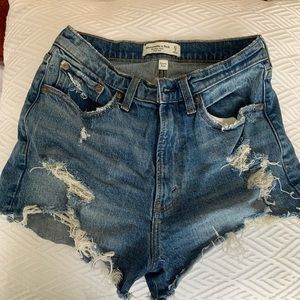 Abercrombie & Fitch curve love high waisted Jean short 27/4